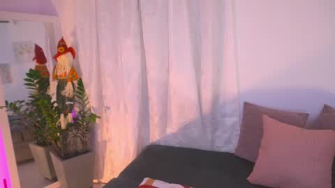 Snapshot of atena676 chatting on October 16, 1:28 am atena676 online show from October 16, 1:28 am