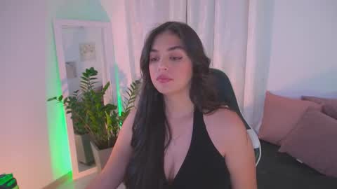 Snapshot of atena676 chatting on November 5, 1:27 am atena676 online show from November 5, 1:27 am