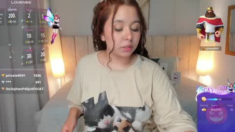 Snapshot of atena_cuteee chatting on February 1, 5:07 am sofia online show from February 1, 5:07 am