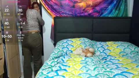 Snapshot of atena_messy chatting on October 23, 11:35 pm atena messy online show from October 23, 11:35 pm