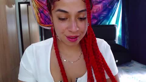 Snapshot of atena_messy chatting on November 27, 5:15 pm atena messy online show from November 27, 5:15 pm
