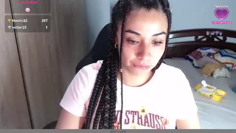 Snapshot of atena_messy chatting on June 29, 2:51 am atena messy online show from June 29, 2:51 am