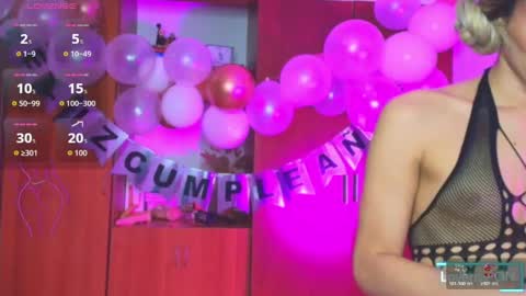 Snapshot of atenea_fit chatting on May 1, 2:49 am atenea_fit online show from May 1, 2:49 am
