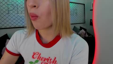 Snapshot of atenea_klett_ chatting on February 4, 1:06 pm ATENEA online show from February 4, 1:06 pm
