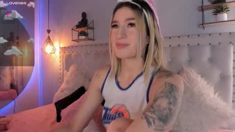 Snapshot of atenea_klett_ chatting on September 29, 2:11 pm ATENEA online show from September 29, 2:11 pm