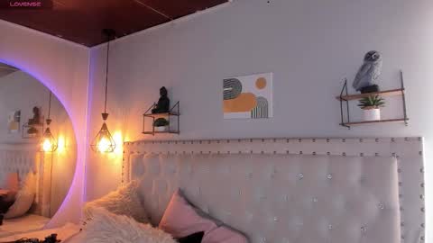 Snapshot of atenea_klett_ chatting on November 20, 1:44 pm ATENEA online show from November 20, 1:44 pm