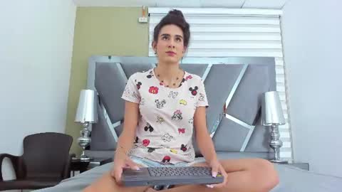 atenea online show from June 12, 4:22 am