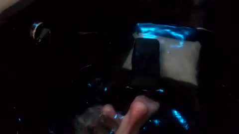 Snapshot of athandrew chatting on January 5, 5:09 pm jonnyandrew online show from January 5, 5:09 pm