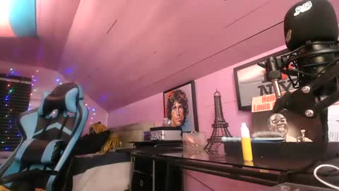 Snapshot of athena_the_godess chatting on December 5, 2:53 am xoxo G0DD3SS xoxox online show from December 5, 2:53 am