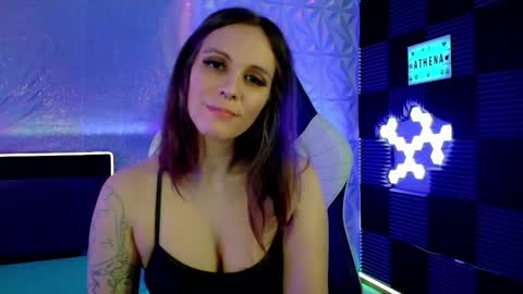 Snapshot of athenaautumn chatting on February 6, 1:10 pm Athena Autumn online show from February 6, 1:10 pm