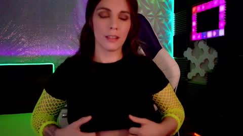 Snapshot of athenaautumn chatting on October 16, 2:23 am Athena Autumn online show from October 16, 2:23 am