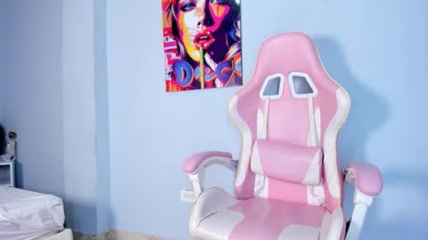 athenea__fox online show from November 5, 11:43 am