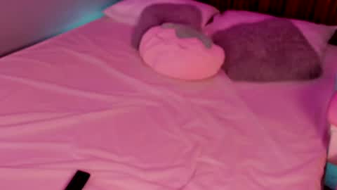 athenea__fox online show from May 9, 11:48 am