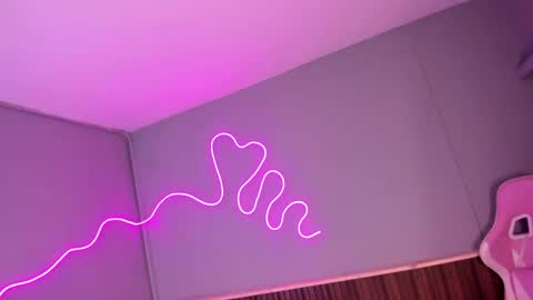 athenea__fox online show from May 24, 12:10 pm