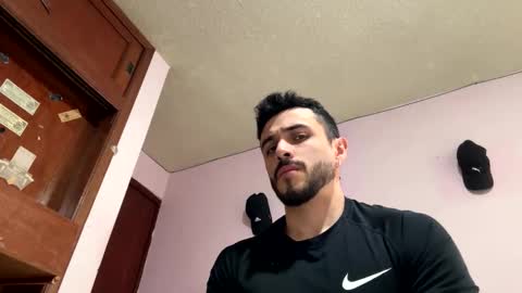 Snapshot of athlete_boy22 chatting on January 17, 8:12 pm Atlas online show from January 17, 8:12 pm