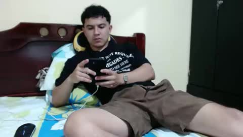 Robin online show from May 11, 11:35 pm