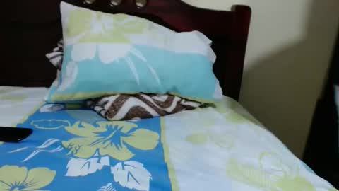 Robin online show from May 18, 3:13 am