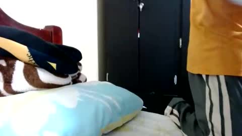 Robin online show from May 28, 2:53 am