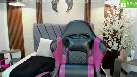 Atiena online show from May 2, 11:48 am