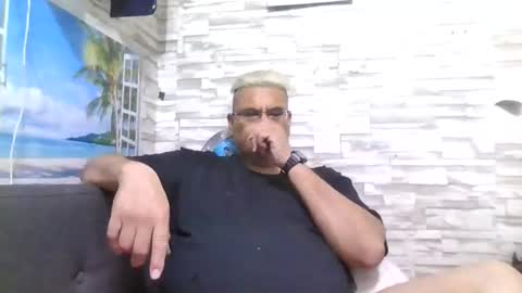 Snapshot of atr2424293280 chatting on November 26, 8:48 am A online show from November 26, 8:48 am