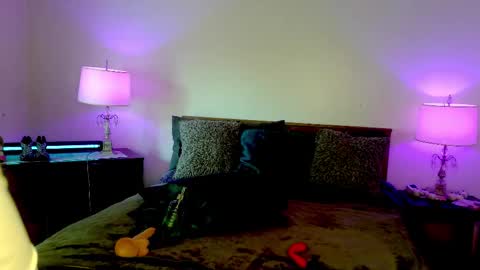 Snapshot of aubreeskinkyplayroom chatting on October 29, 5:47 pm Aubree Shae online show from October 29, 5:47 pm