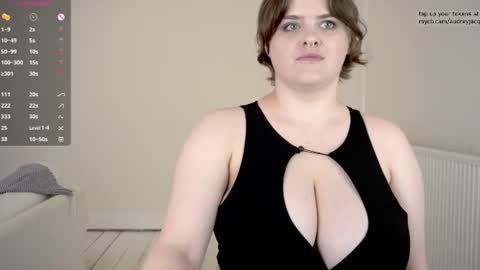 Audrey Jacq online show from June 26, 3:16 pm