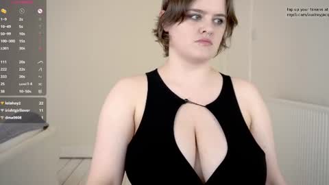 Audrey Jacq online show from July 18, 2:32 pm