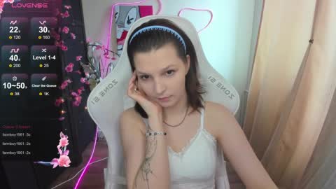 Snapshot of audreyykim chatting on April 5, 8:22 am Audrey online show from April 5, 8:22 am