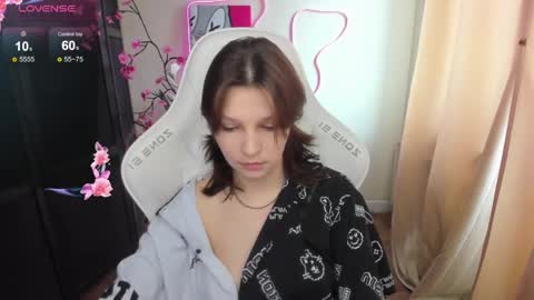 Snapshot of audreyykim chatting on April 18, 8:18 am Audrey online show from April 18, 8:18 am