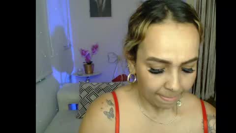 Snapshot of aunty_milf chatting on June 16, 7:49 pm aunty_milf online show from June 16, 7:49 pm