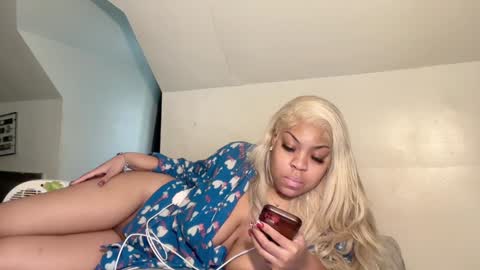 Snapshot of aunyxxx chatting on February 7, 9:48 pm aunyxxx online show from February 7, 9:48 pm