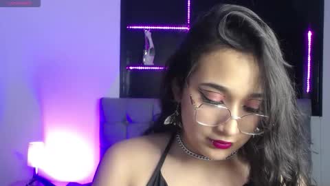 Snapshot of aura_cute_ chatting on March 22, 1:36 pm aura_cute_ online show from March 22, 1:36 pm