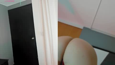 Aura online show from April 25, 2:03 pm