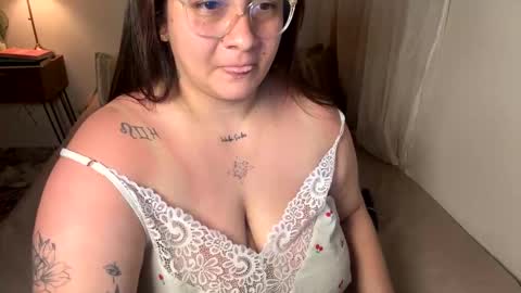 Snapshot of aurablack_ chatting on September 29, 11:09 pm Aura online show from September 29, 11:09 pm