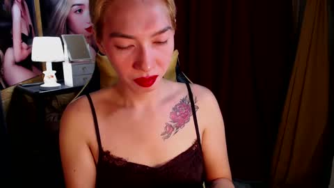 Snapshot of aurakharisma_xx chatting on December 21, 3:03 am Miss awra online show from December 21, 3:03 am