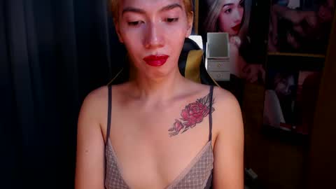 Snapshot of aurakharisma_xx chatting on January 11, 5:52 am Miss awra online show from January 11, 5:52 am