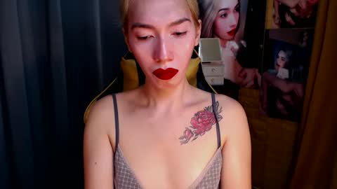 Snapshot of aurakharisma_xx chatting on February 26, 8:26 am Miss awra online show from February 26, 8:26 am