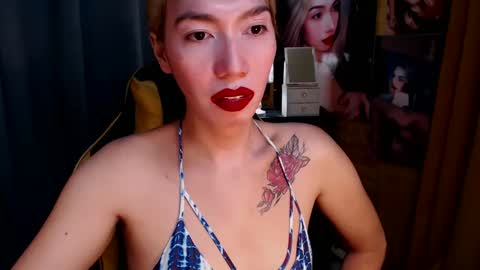 Snapshot of aurakharisma_xx chatting on March 12, 7:57 am Miss awra online show from March 12, 7:57 am