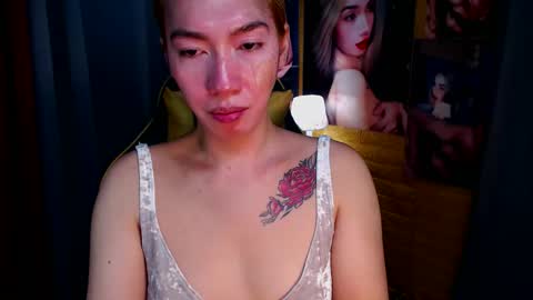 Snapshot of aurakharisma_xx chatting on November 16, 5:24 am Miss awra online show from November 16, 5:24 am