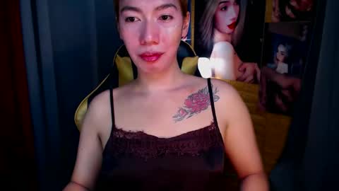 Snapshot of aurakharisma_xx chatting on November 27, 5:20 am Miss awra online show from November 27, 5:20 am