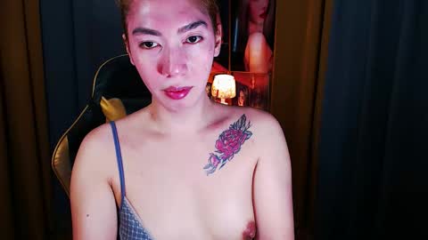 Snapshot of aurakharisma_xx chatting on May 14, 7:04 am Miss awra online show from May 14, 7:04 am