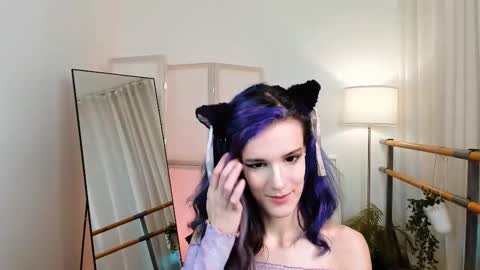 Snapshot of auralana chatting on November 30, 7:12 am Lana online show from November 30, 7:12 am