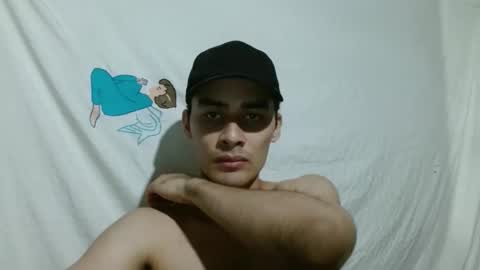 Snapshot of aureliv1 chatting on December 15, 12:29 am Aureliano online show from December 15, 12:29 am