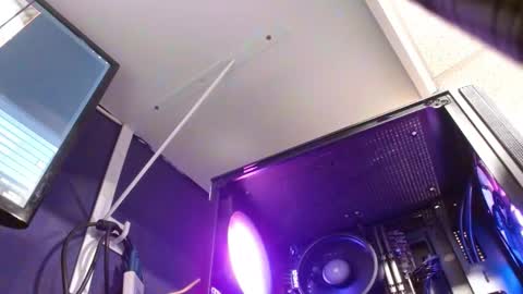 Snapshot of aureliv1 chatting on February 12, 9:43 pm Aureliano online show from February 12, 9:43 pm