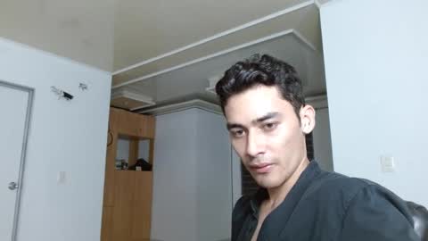 Snapshot of aureliv1 chatting on March 11, 2:43 am Aureliano online show from March 11, 2:43 am