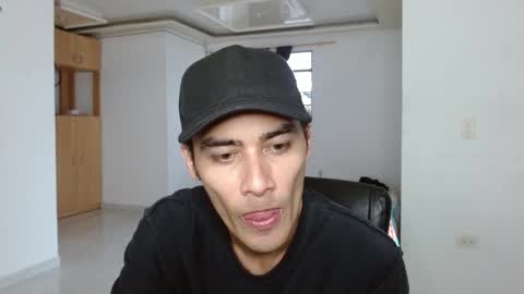 Snapshot of aureliv1 chatting on September 22, 10:23 pm Aureliano online show from September 22, 10:23 pm