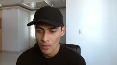 Snapshot of aureliv1 chatting on October 2, 8:27 pm Aureliano online show from October 2, 8:27 pm