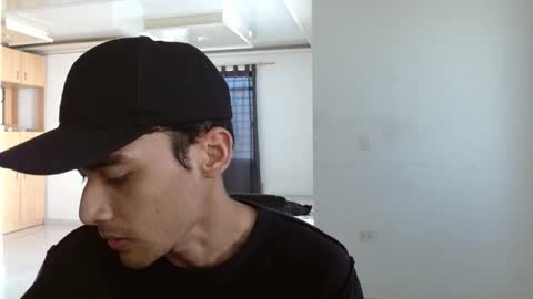 Snapshot of aureliv1 chatting on October 24, 9:11 pm Aureliano online show from October 24, 9:11 pm