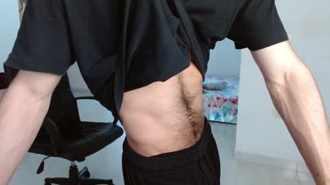 Snapshot of aureliv1 chatting on January 8, 10:12 pm Aureliano online show from January 8, 10:12 pm