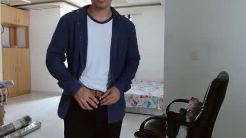 Snapshot of aureliv1 chatting on February 3, 9:09 pm Aureliano online show from February 3, 9:09 pm